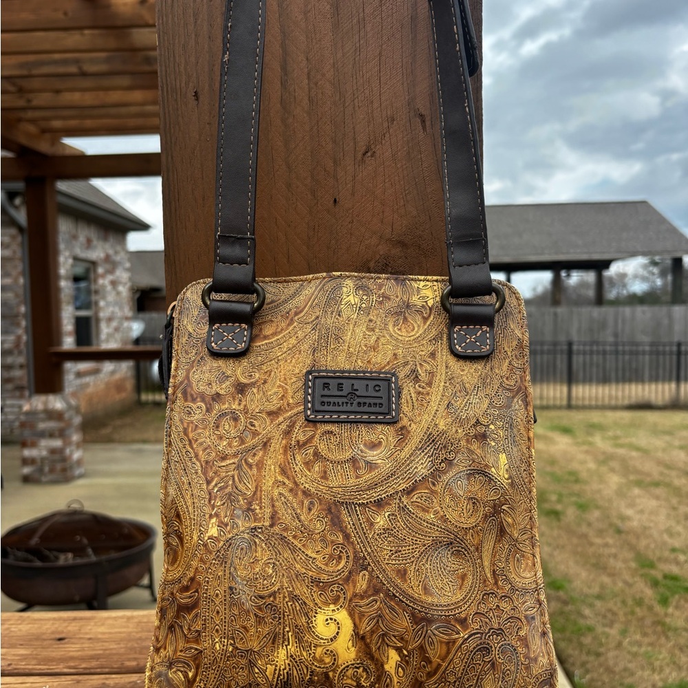 GUC! Relic Vintage Paisley Leather Gold Crossbody Bag - Picture 2 of 14